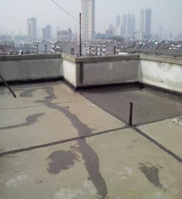 阿鲁科尔漏水维修 楼顶漏水是什么原因，楼顶漏水维修方法是什么?
