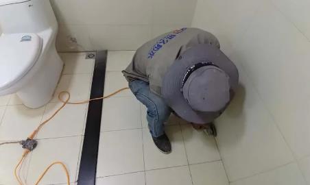 阿鲁科尔卫生间补漏